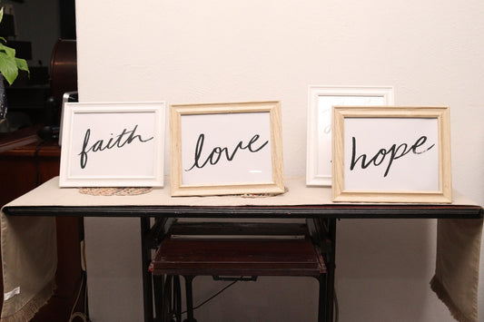 Diseños handlettering (por separado). Faith. Hope. Love.